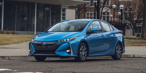 View Photos of the 2022 Toyota Prius Prime Limited