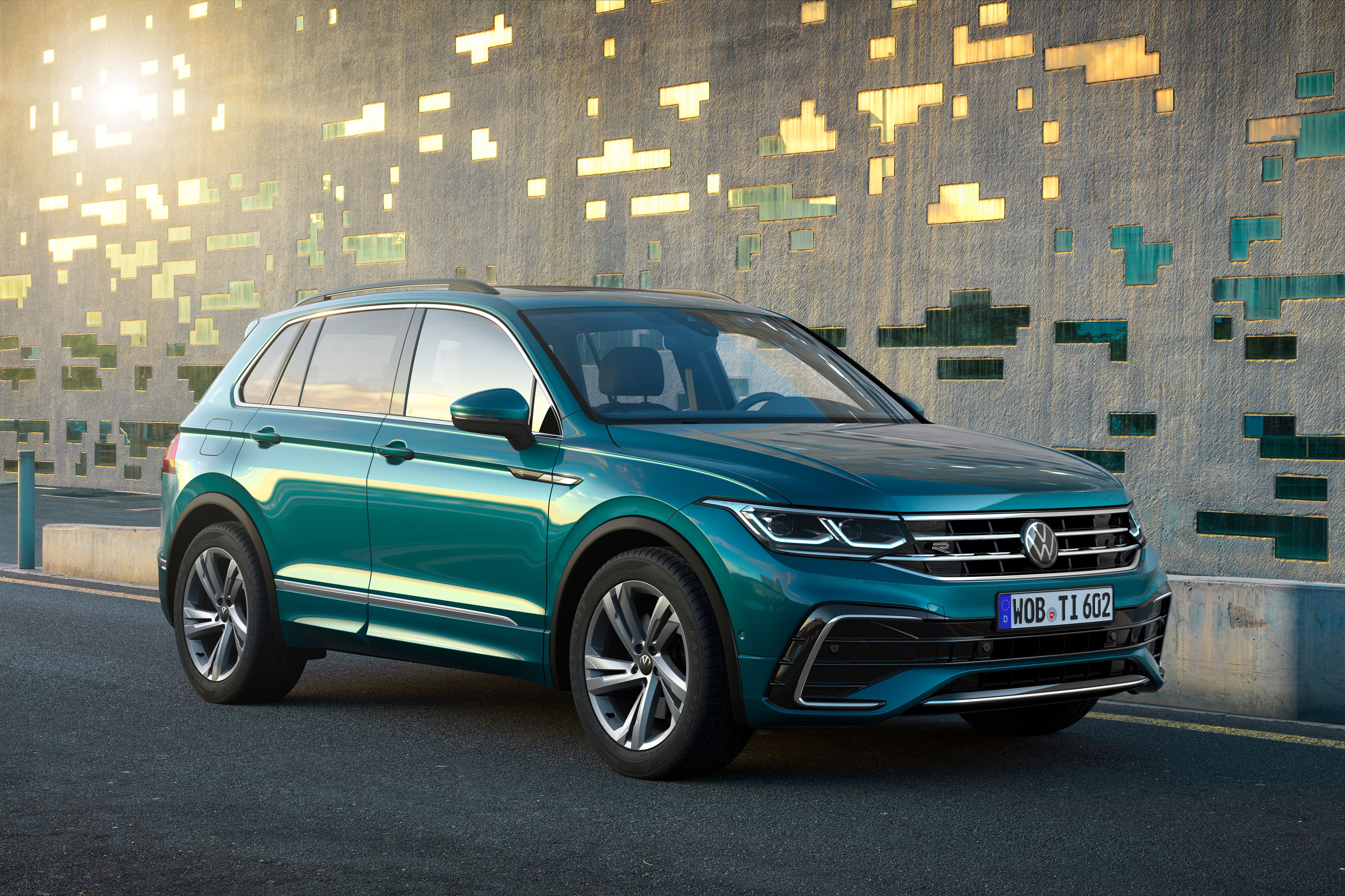 2022 volkswagen tiguan review pricing and specs car and driver