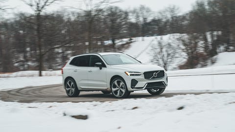 2022 Volvo XC60 B6 AWD R-Design 2022 volvo xc60 b6 awd rdesign