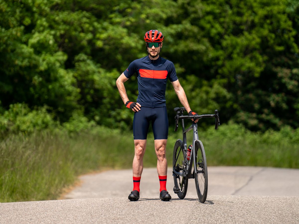 weg Conceit Negende Review: Trek Circuit fietsshirt en Velocis fietsbroek