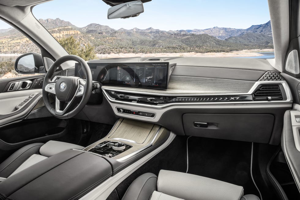2023 BMW X7