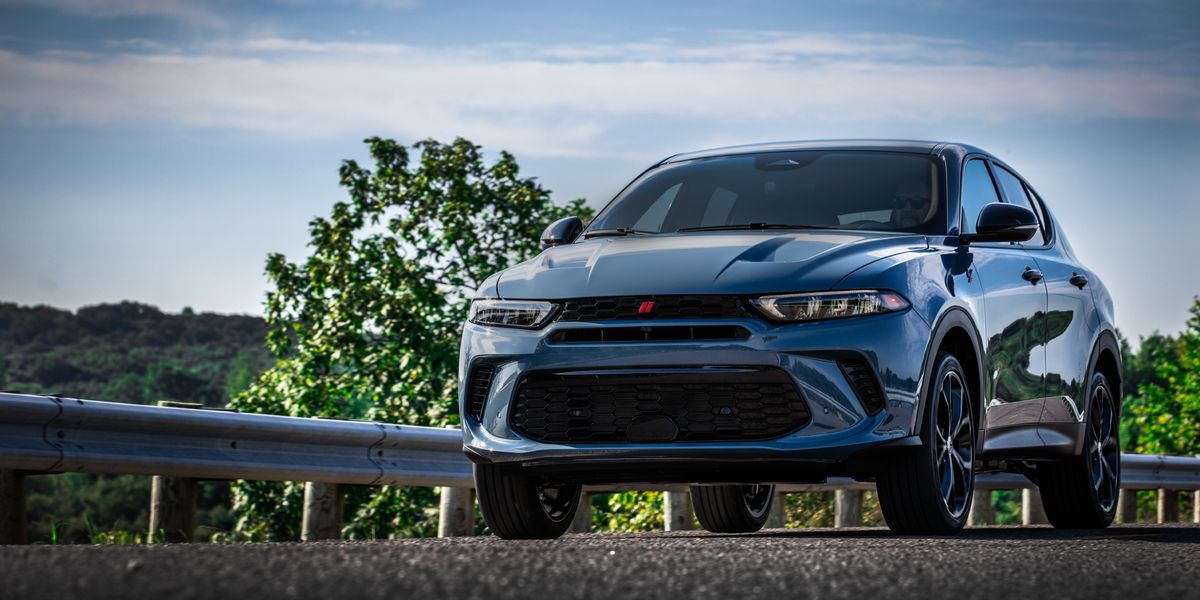 View Photos of the 2023 Dodge Hornet