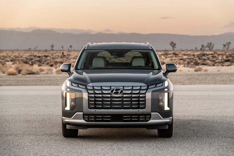 Hyundai Palisade Front (via:carandriver.com)