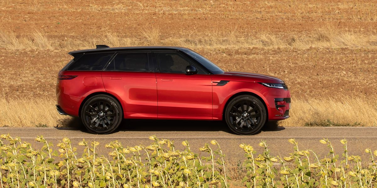 View Photos of the 2023 Range Rover Sport