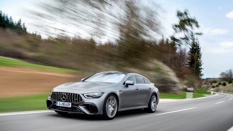 mercedes amg gt 63 s 4matic kraftstoffverbrauch kombiniert wltp 13,5–13,0 l100 km, co2 emissionen kombiniert wltp 308–295 gkm 2022 exterieur selenitgrau magno interieur leder exklusiv nappa titangrau pearlschwarz mit gelben kontrastziernähten, performance lenkrad in leder nappa mit lenkradtasten mercedes amg gt 63 s 4matic fuel consumption combined wltp 135–130 l100 km, co2 emissions combined wltp 308–295 gkm 2022 exterior selenite grey magno interior exclusive leather nappa titan grey pearlblack with yellow stitching, steering wheel in nappa leather with steering wheel buttons