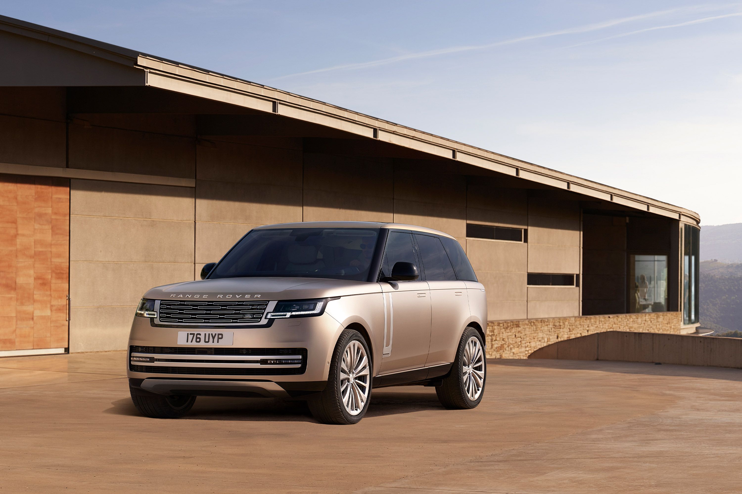 2022 Rover Range Rover Continues the Brand's Luxury Legacy