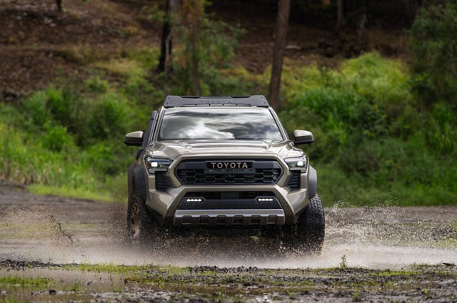 tacoma trailhunter driving through mud