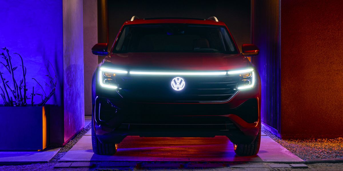 View Photos of the 2024 Volkswagen Atlas