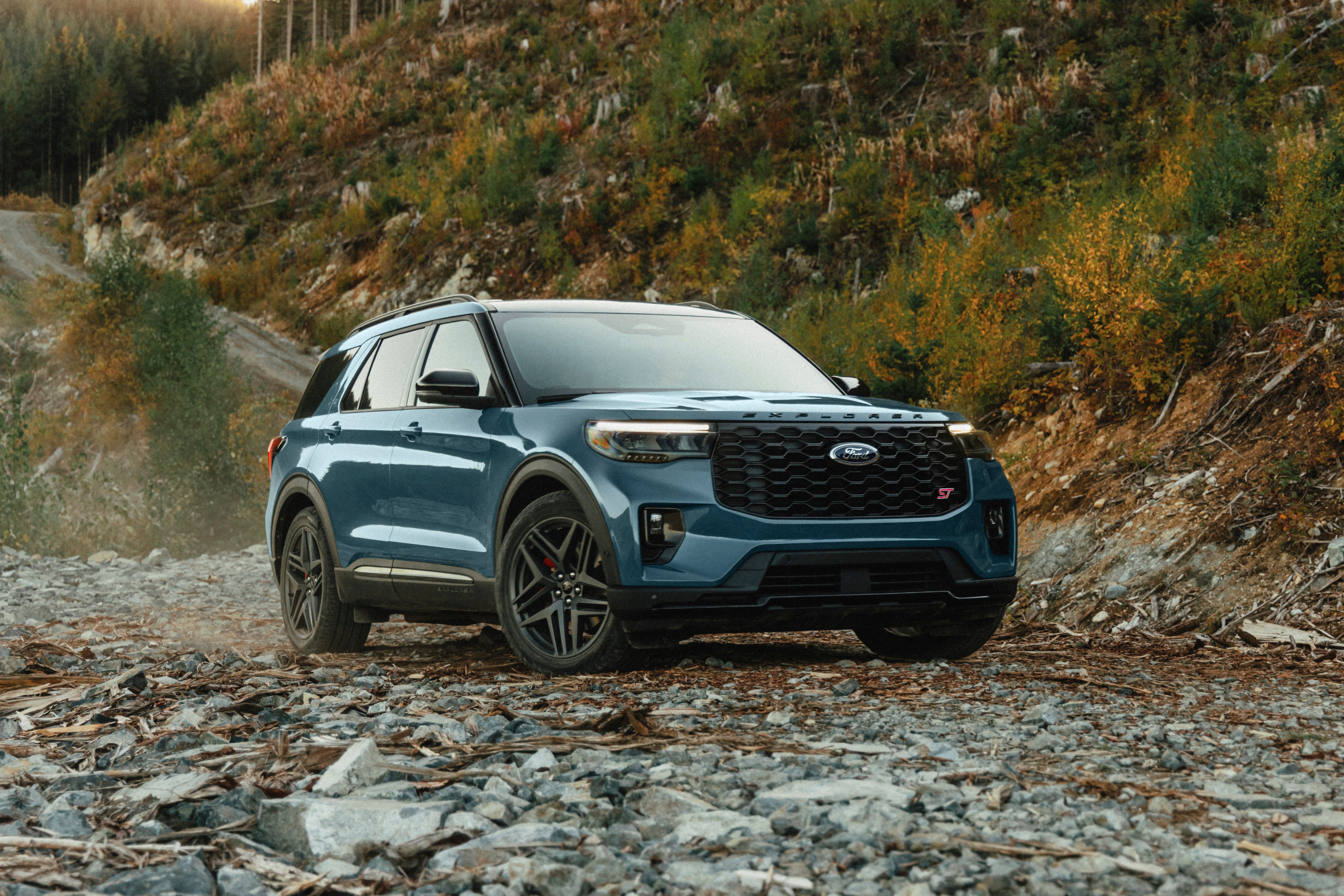 2025 Ford Explorer SUV Goes High Tech