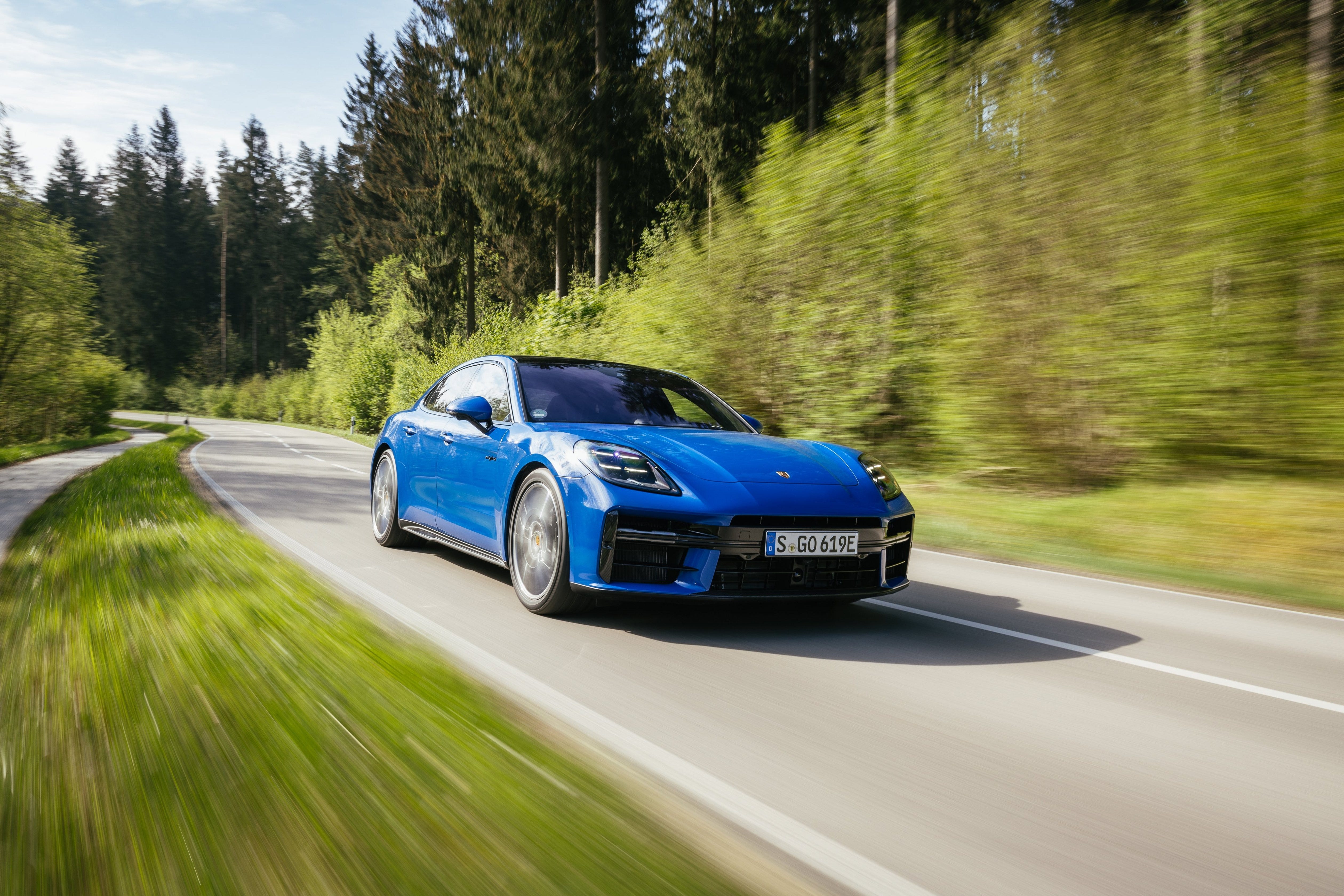 The Porsche Panamera 4S E-Hybrid Is Impressive, but I'd Skip Its Fanciest Piece of Tech