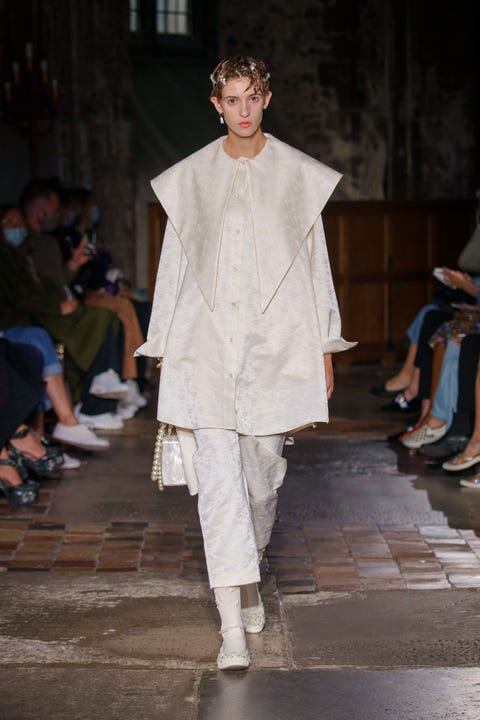 simone rocha210920 lfw ss22london fashion week spring summer 2022credit ben broomfieldcredit social photobenphotocopyright ben broomfield photography07734 852620photobenbroomfieldcomwwwbenbroomfieldcom