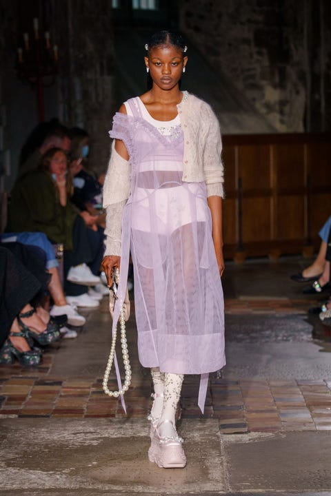 simone rocha210920 lfw ss22london fashion week spring summer 2022credit ben broomfieldcredit social photobenphotocopyright ben broomfield photography07734 852620photobenbroomfieldcomwwwbenbroomfieldcom