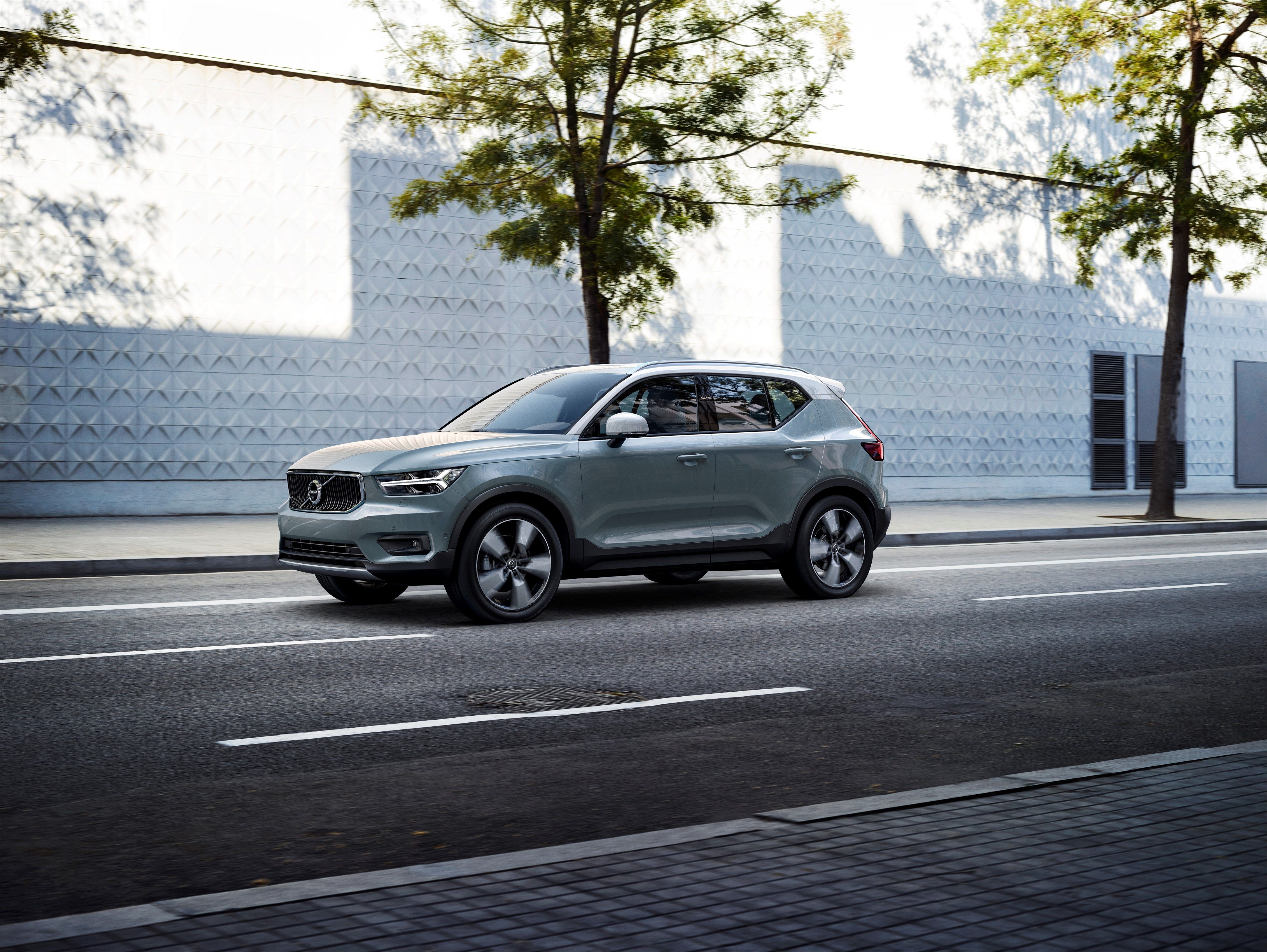 The 2020 Volvo Xc40 T5 Awd Momentum Should Start Modeling