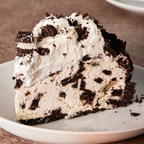 Oreo cookie crust with whipped cream filling