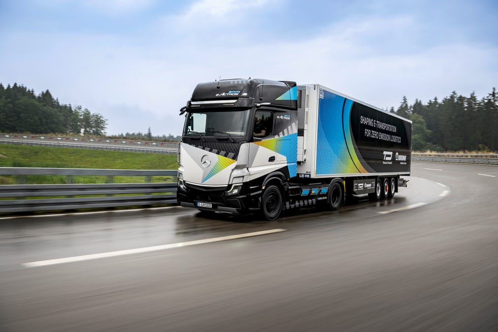 Mercedes eActros LongHaul Plans to Go the Distance