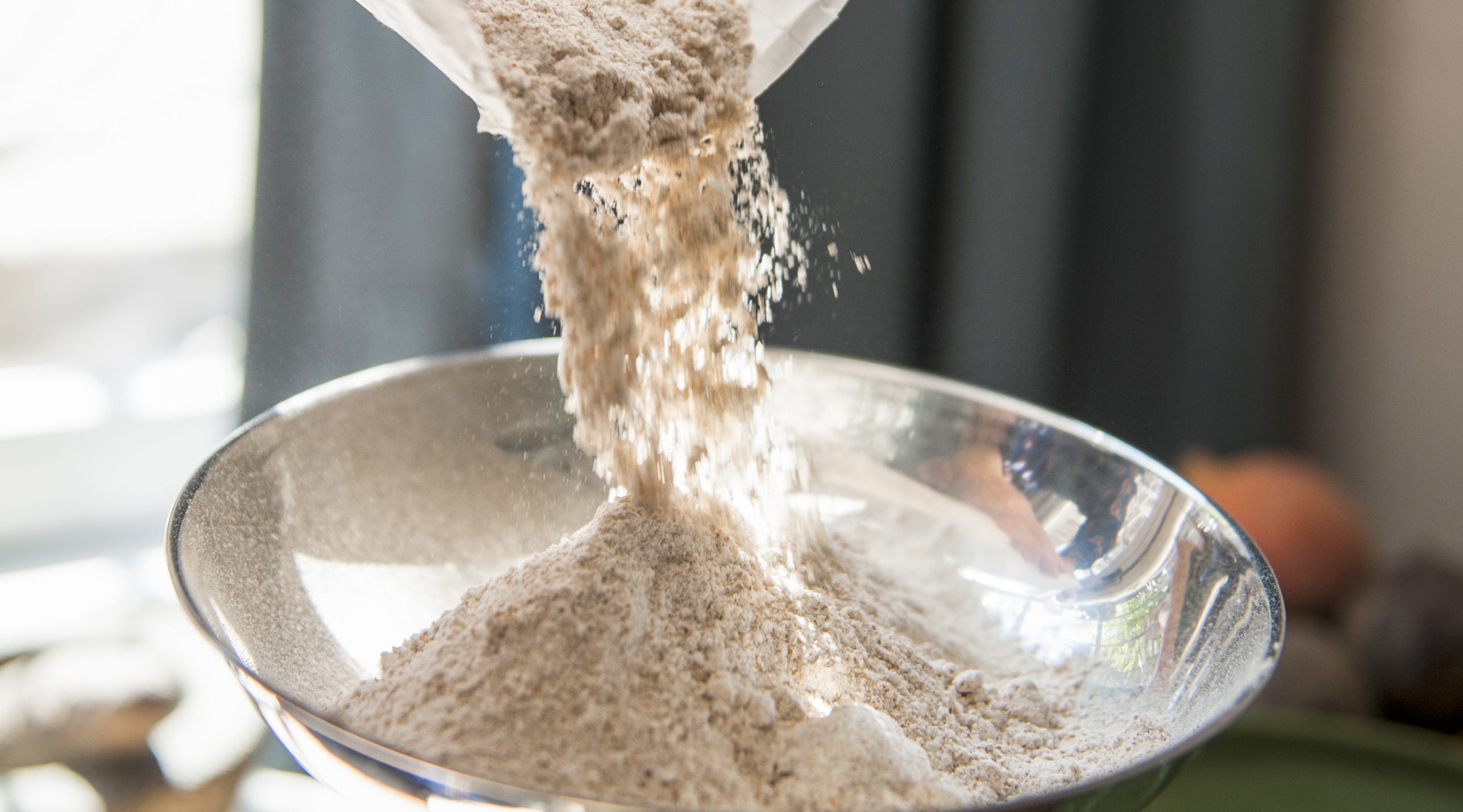 Is It Really That Bad To Eat Raw Flour? Here's What You Need To Know