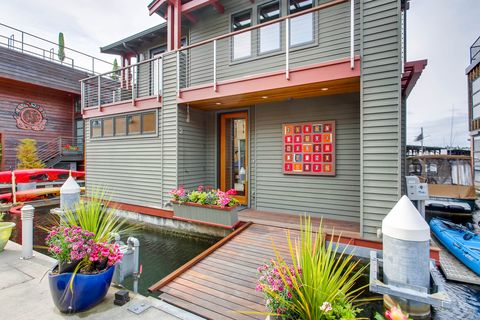 Floating Home Seattle - Special Agents Realty