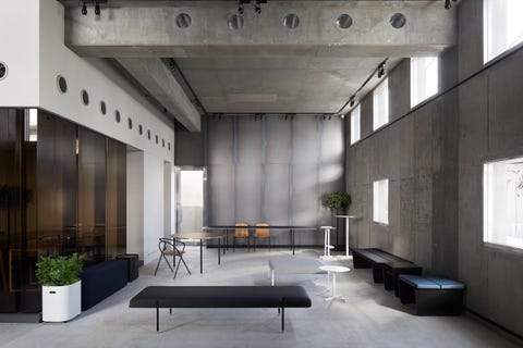 バイ インテリアズのショールームが 東京 南青山に誕生 Elle Decor エル デコ バイ インテリアズのショールームが 東京 南青山に誕生 Elle Decor エル デコ