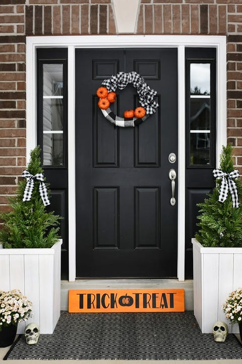 35 Best Halloween Door Ideas Diy Door Decorations For Halloween