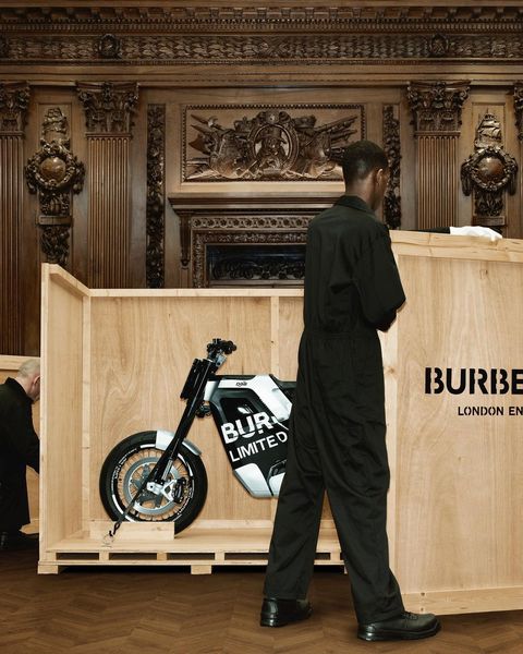 burberry創意總監riccardo tisci打造的「b系列」限定商品