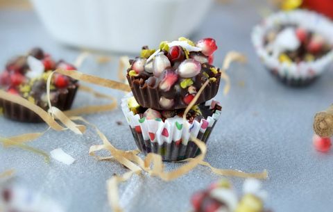 healthy pomegranate- hocolate candy cups