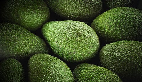 un avocado al giorno abbassa il colesterolo LDL del 13% un avocado al giorno abbassa il colesterolo LDL del 13%