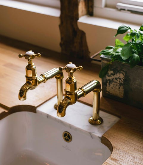 Tap, Sink, Plumbing fixture, Plumbing, Water, Bathroom, Room, Bathroom sink, Interior design, Brass, Tap, Sink, Plumbing fixture, Plumbing, Water, Bathroom, Room, Bathroom sink, Interior design, Brass,