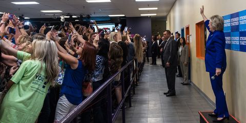 Hillary Clinton mass selfie