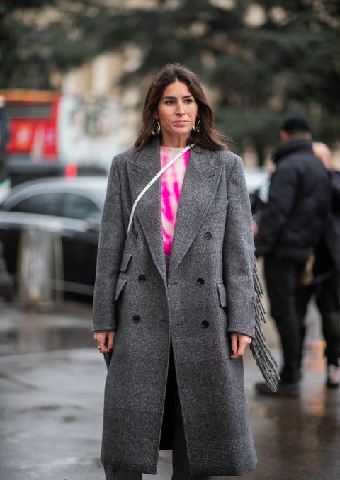 Vestido rosa palo y chaqueta verde