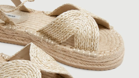 borracho inversión Antología Estas son las sandalias de rafia son las que compran en Pull&Bear las  expertas