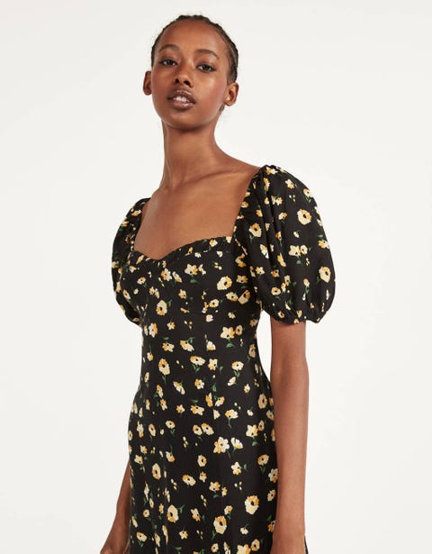 Una de cada tres compras online incluye este vestido de Bershka Una de cada tres compras online incluye este vestido de Bershka