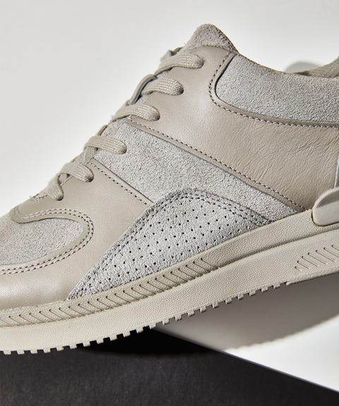everlane trainer off white
