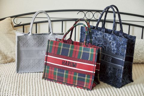 Bag, Textile, Fashion accessory, Style, Pattern, Shoulder bag, Luggage and bags, Fashion, Beauty, Plaid, 
