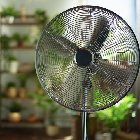 3 easy cooling fan tricks in hot weather how to cool down a room