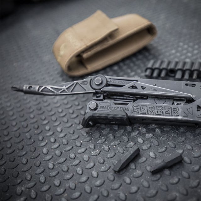 gerber center drive a black multi tool