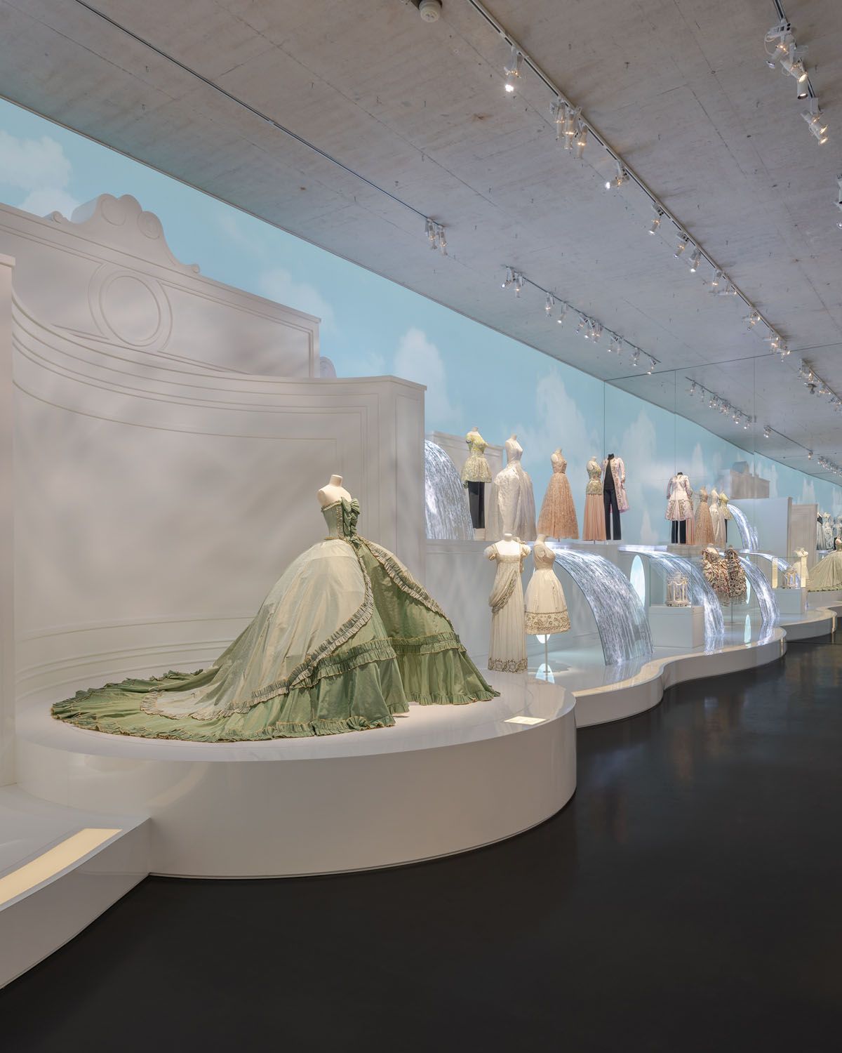 クリスチャンディオール 夢のクチュリエ展 展覧会公式図録 Dior