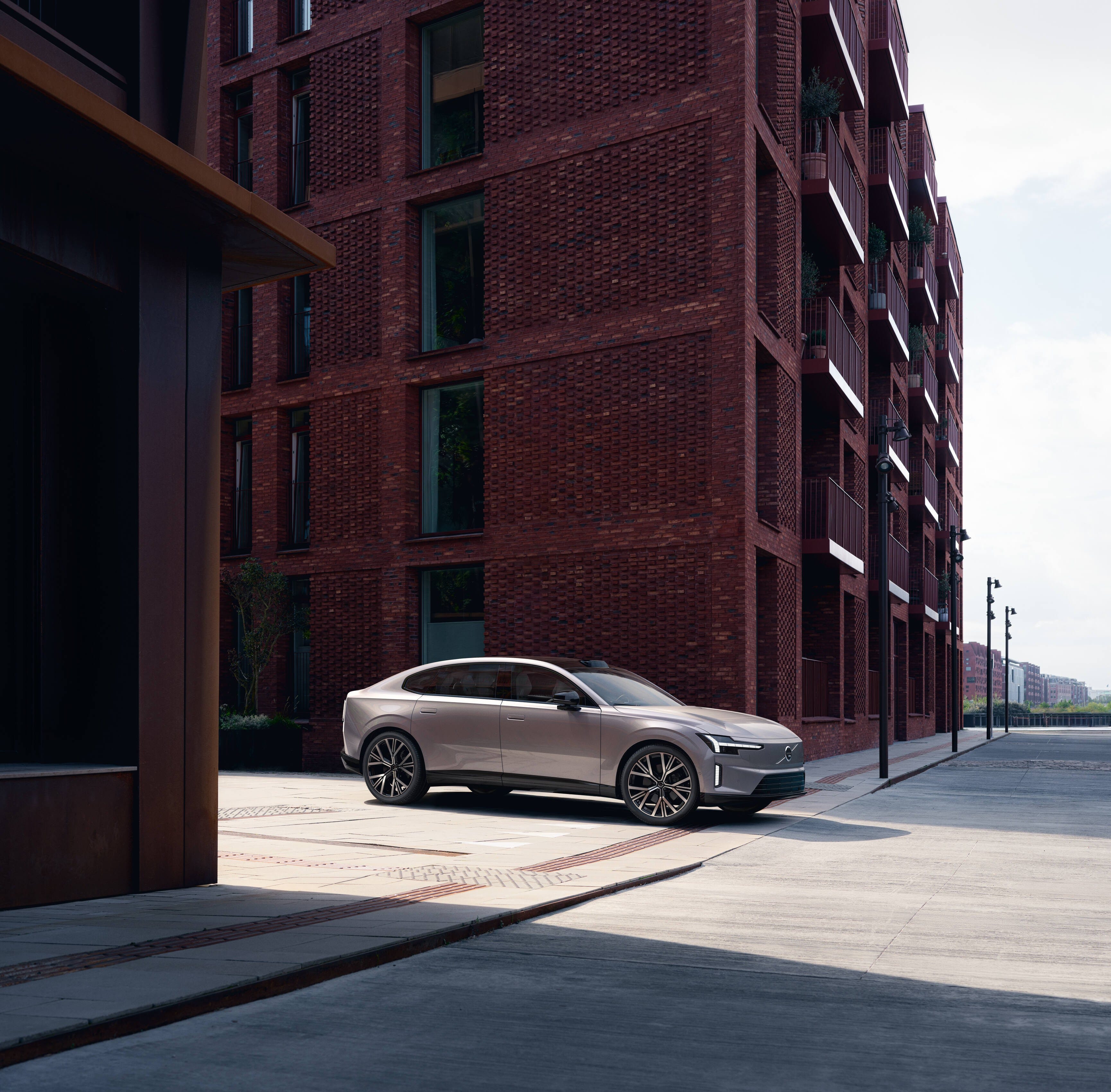 2026 Volvo ES90 Is Sweden's 670-HP EV Flagship Sedan