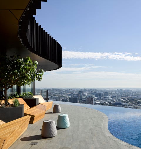 Una torre de estructura curvilínea con infinity pool de John Wardle ...