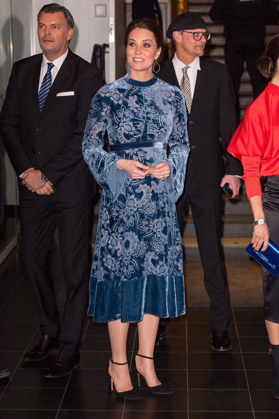 35-attends-a-reception-at-the-fotografiska-galleries-in-stockholm-on-day-2-of-the-duke-and-duchess-of-cambridge-s-visit-to-sweden-1523224526.jpg