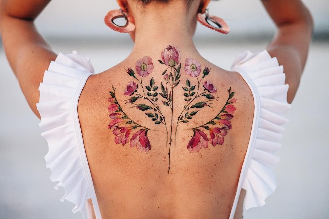 Tatuajes de acuarela, la tendencia que promete convertir el verano en una  explosión de color - Amantes de los tatuajes: los de acuarela son los que  prometen arrasar este verano