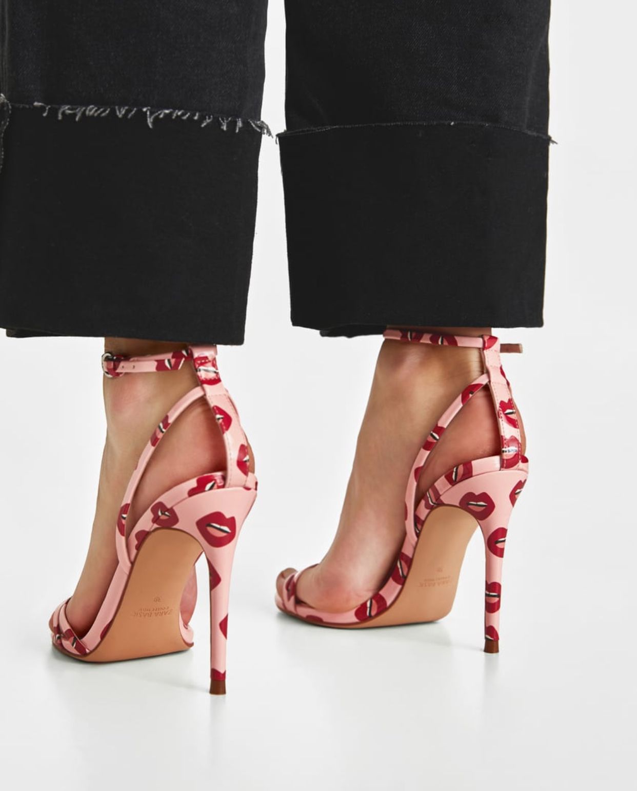 monitor Tendencia comercio Estampado de besos en las sandalias de Zara - Esta primavera vas a querer  las sandalias más 'pop' de Zara