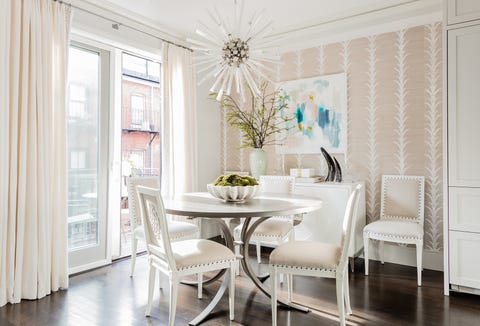 Pièce, Meuble, Blanc, Salle à manger, Design d'intérieur, Propriété, Table, Sol, Bâtiment, Maison,