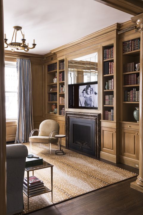 13 Clever Tv Ideas How To Hide A According Top Designers - Flat Screen Tv Wall Cabinet With Doors