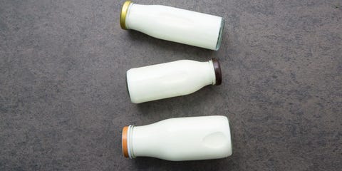 賞味期限が切れたら 絶対に飲むべきではない4種のドリンク Elle Gourmet エル グルメ 賞味期限が切れたら 絶対に飲むべきではない4種のドリンク Elle Gourmet エル グルメ