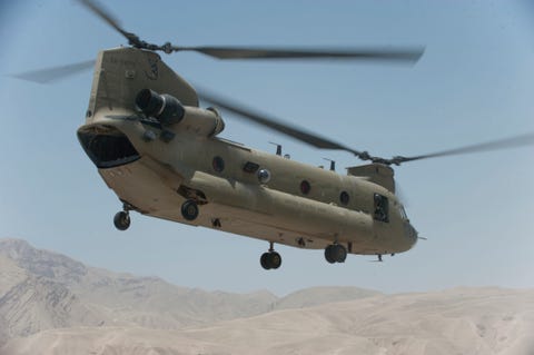 110624 n th989 234 pul e khumri، afghanistan 24 يونيو 2011 a ch 47f chinook تقوم بمهمة في شمال أفغانستان ch 47f chinook قادرة على إكمال أنواع مختلفة من المهام في أفغانستان ، يمكن لمروحية الشحن المحسنة أن تحمل حمولات أكثر من 21 ، 00 رطل ، توفير الدعم الناري ، والدفاع الجوي ، ونقل القوات البرية ، ومعركة الشحنات الحرجة ، الصورة البحرية الأمريكية من قبل أخصائي الاتصالات الجماهيرية من الدرجة الثانية جوناثان ديفيد تشاندلر 110624 n th989 234 pul e khumri، afghanistan 24 يونيو 2011 a ch 47f chinook تقوم بمهمة في شمال أفغانستان ch 47f chinook قادرة على إكمال أنواع مختلفة من المهام في أفغانستان ، يمكن لمروحية الشحن المحسنة أن تحمل حمولات أكثر من 21 ، 00 رطل ، توفير الدعم الناري ، والدفاع الجوي ، ونقل القوات البرية ، ومعركة الشحنات الحرجة ، الصورة البحرية الأمريكية من قبل أخصائي الاتصالات الجماهيرية من الدرجة الثانية جوناثان ديفيد تشاندلر