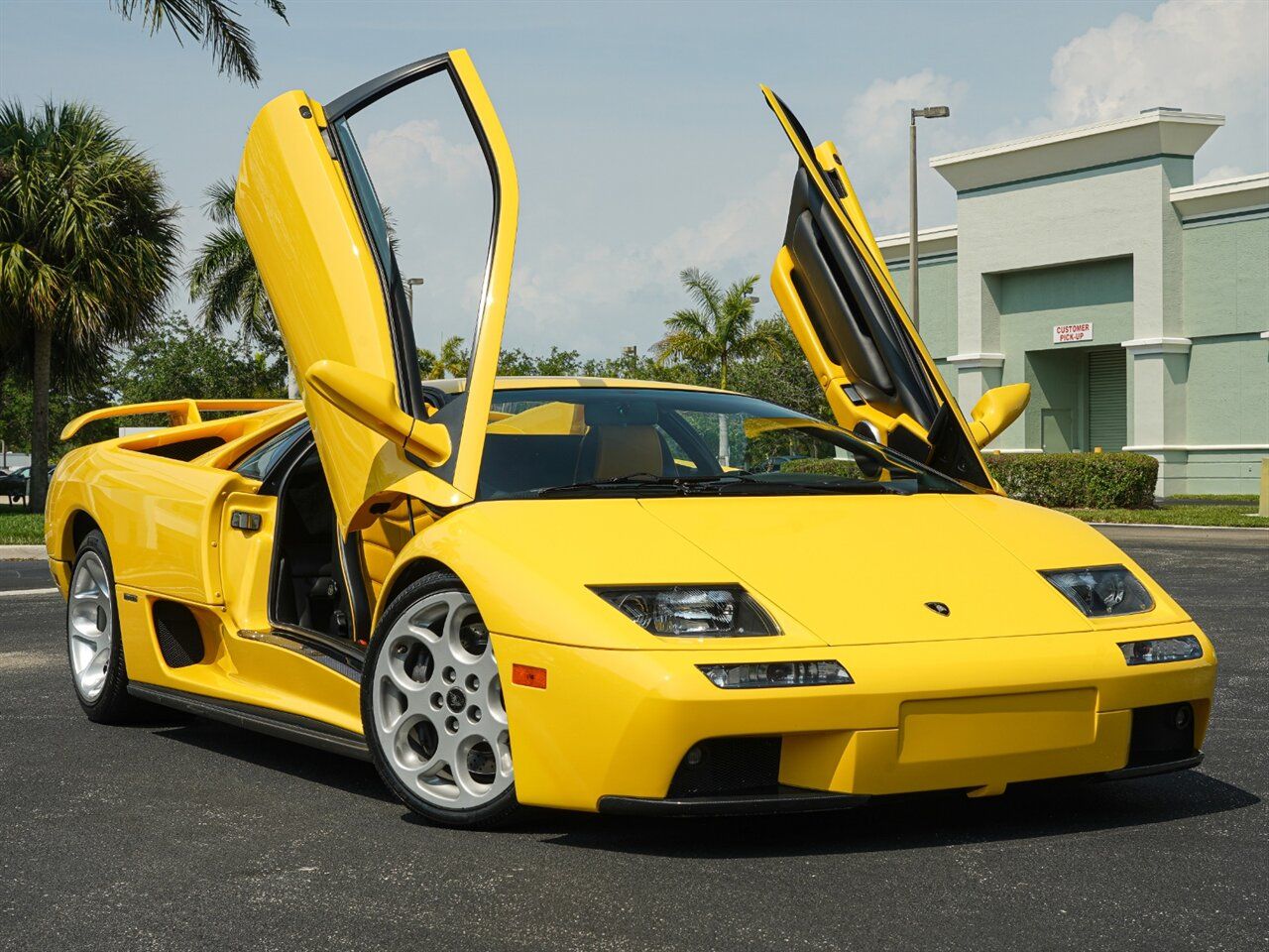 The Ideal Lamborghini Diablo Is for Sale