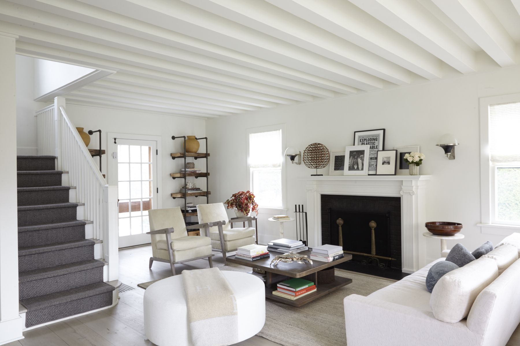 14 Best Modern Farmhouse Living Room Ideas To Try In 2020