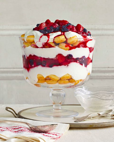 vanilla yogurt and berry trifle