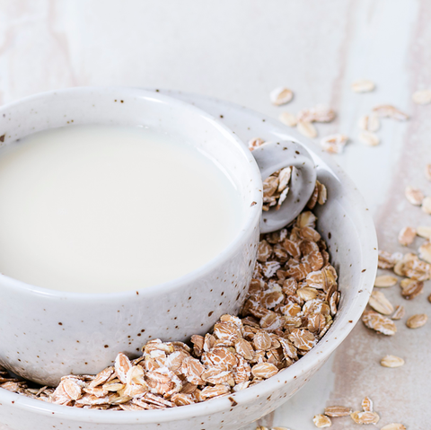 タンパク質豊富 牛乳の代わりに試すべき植物性の 代替ミルク 4選