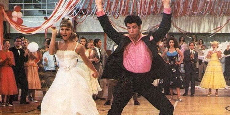 How to Dance at Prom - Here's How to Slow Dance at Prom